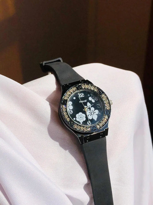 Stylish Women's Water Resistant Round Analogue Watch - 1 Pc